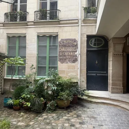 Petit Cocon Sur Ile St Louis * Parigi